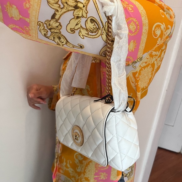 VERSACE WHITE NAPPA LEATHER QUILTED MEDUSA FLAP SHOULDER BAG BRAND NEW - Picture 1 of 16
